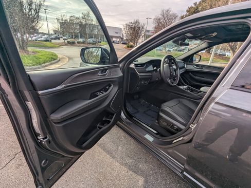 Certified 2024 Jeep Grand Cherokee L Overland w/ Trailer Tow Package image 8