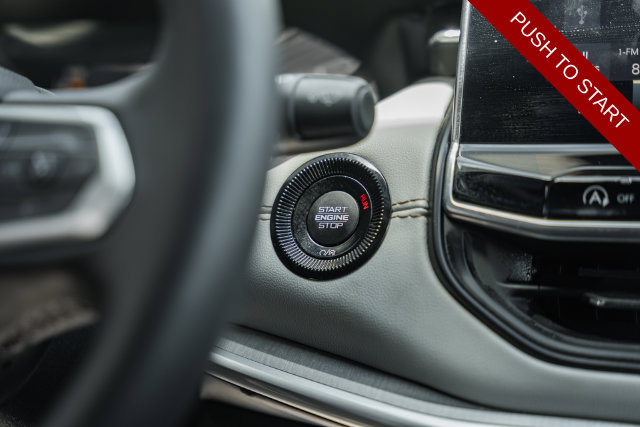 Used 2025 Jeep Compass Limited AWD/4WD image 32