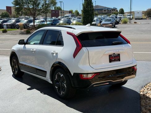 Used 2023 Kia Niro Wind w/ Wind Preserve Package FWD image 21