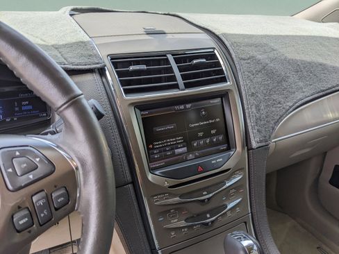 Used 2013 Lincoln MKX FWD image 22