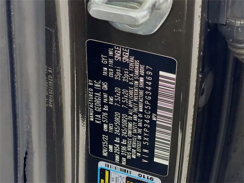 Used 2023 Kia Telluride EX w/ EX Captain's Chair Package image 36