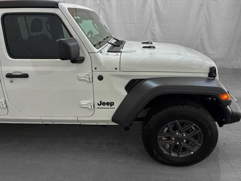Used 2025 Jeep Wrangler Unlimited Sport AWD/4WD image 9