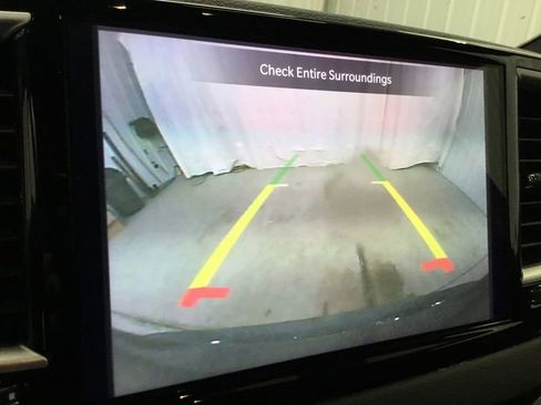 Used 2025 Chrysler Pacifica Select FWD image 11