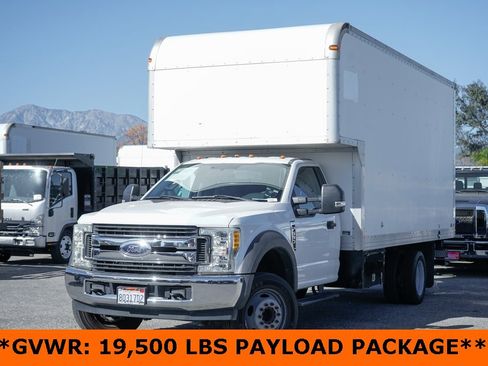 Used 2017 Ford F550 2WD Regular Cab Super Duty image 4