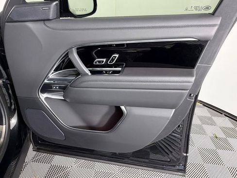 Used 2025 Land Rover Range Rover Long Wheelbase SE image 20