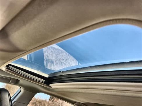 Used 2013 Toyota RAV4 Limited image 32