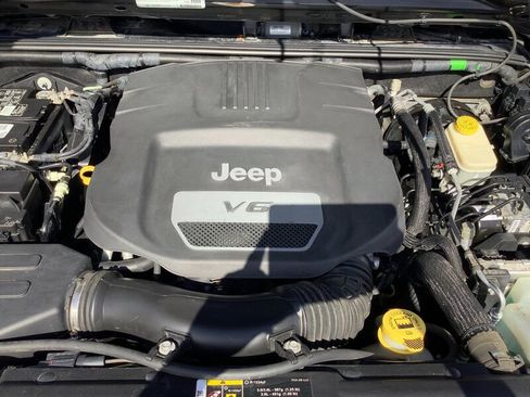 Used 2017 Jeep Wrangler Sport AWD/4WD image 10