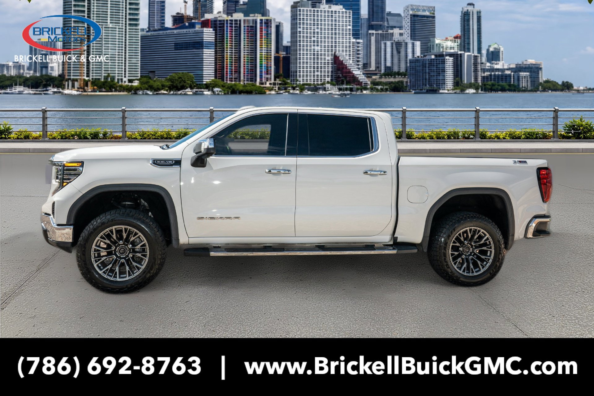 Used 2022 GMC Sierra 1500 SLT w/ SLT Premium Plus Package AWD/4WD image 6