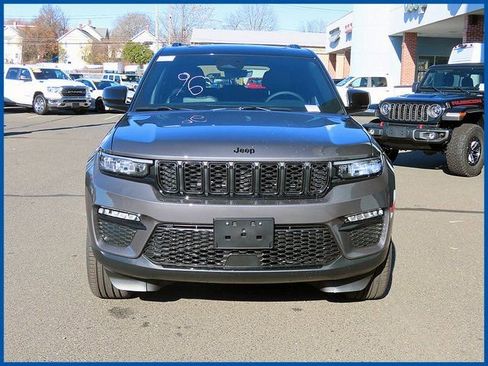 New 2025 Jeep Grand Cherokee Limited AWD/4WD image 3