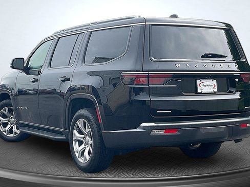 Used 2022 Jeep Wagoneer Series II AWD/4WD image 14
