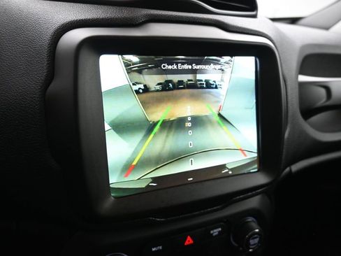 Used 2020 Jeep Renegade Limited w/ UConnect 8.4 Nav Group image 10