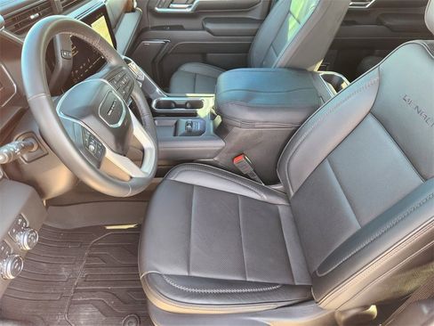 Used 2024 GMC Sierra 2500 Denali w/ Denali Reserve Package image 13