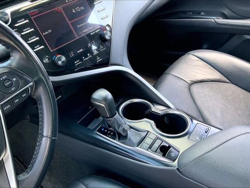 Used 2019 Toyota Camry XSE FWD image 16