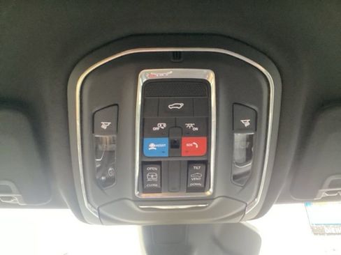 New 2025 Jeep Grand Cherokee L Altitude image 32