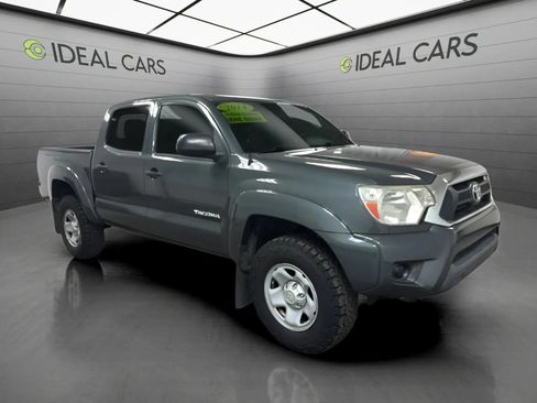 Used 2014 Toyota Tacoma PreRunner w/ SR5 Package RWD image 3
