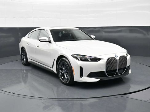New 2026 BMW i4 eDrive40 w/ Premium Package RWD image 3