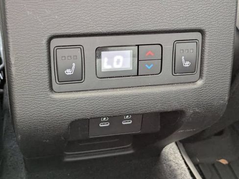 Used 2025 Mitsubishi Outlander SEL FWD image 16