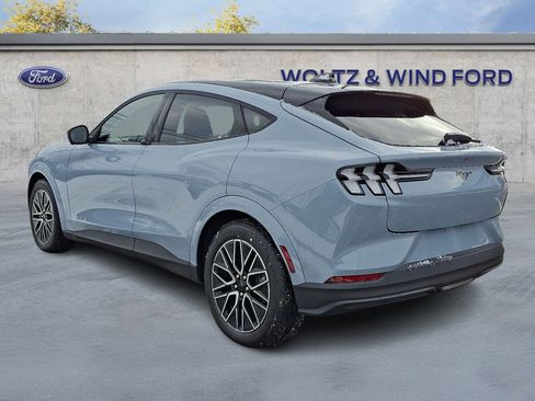 Certified 2025 Ford Mustang Mach-E Premium image 4