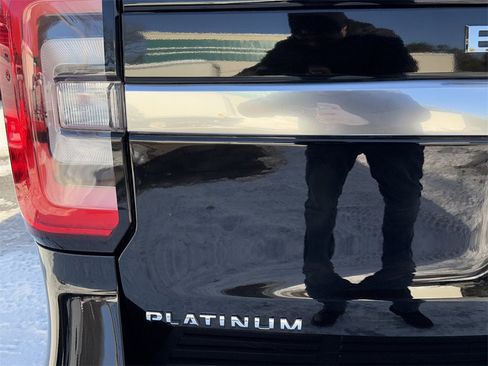 Used 2024 Ford Expedition Platinum image 43