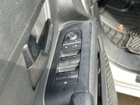 Used 2024 Toyota Tacoma SR5 AWD/4WD image 16