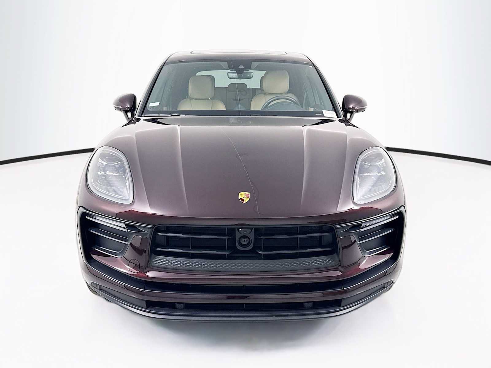 Certified 2026 Porsche Macan AWD/4WD image 6