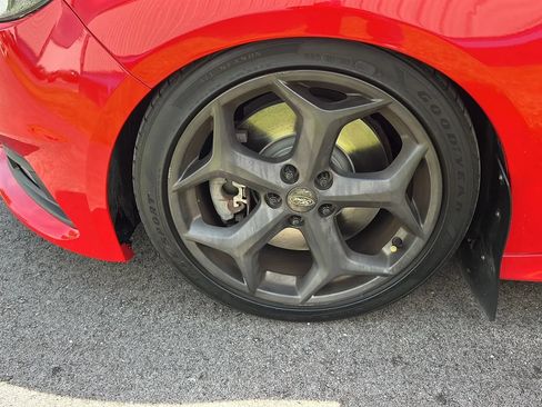 Used 2015 Ford Focus ST FWD image 28