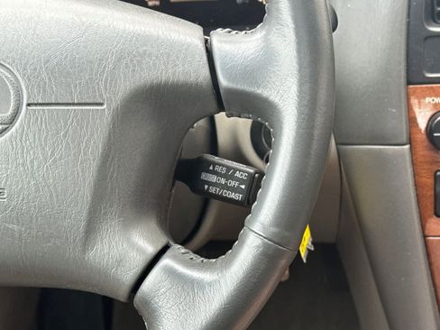 Used 2001 Lexus ES 330 image 23