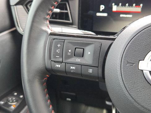 Certified 2025 Nissan Kicks SR image 21