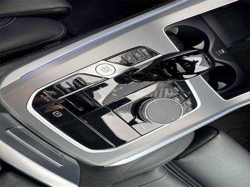 Used 2022 BMW X5 xDrive40i w/ Premium Package image 25