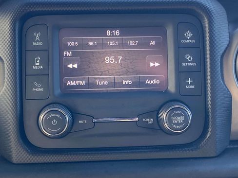 Used 2021 Jeep Gladiator Sport AWD/4WD image 26