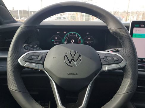 New 2026 Volkswagen Tiguan SE R-Line FWD image 22
