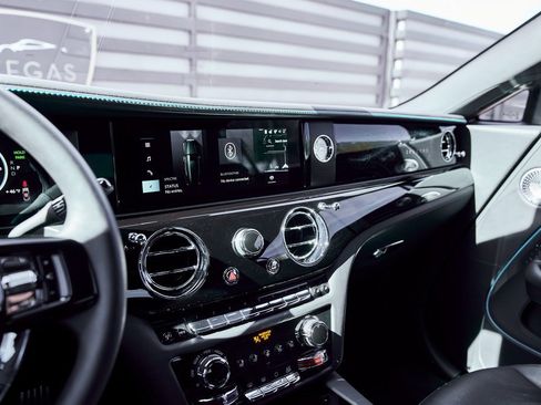 Used 2025 Rolls-Royce Spectre w/ Leather Finishing Pack image 59