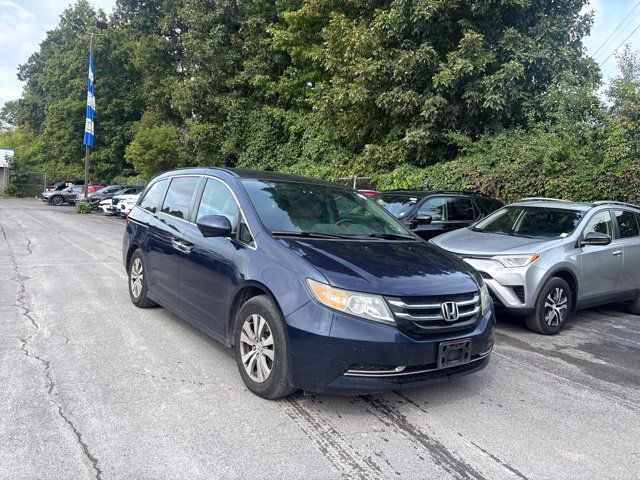 Used 2017 Honda Odyssey SE image 2