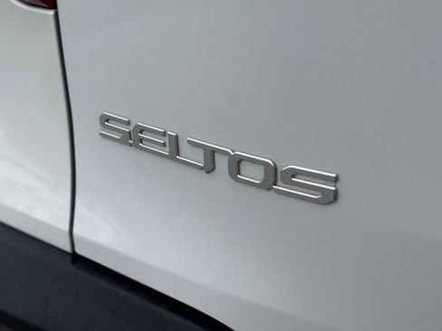 Certified 2024 Kia Seltos EX FWD image 8