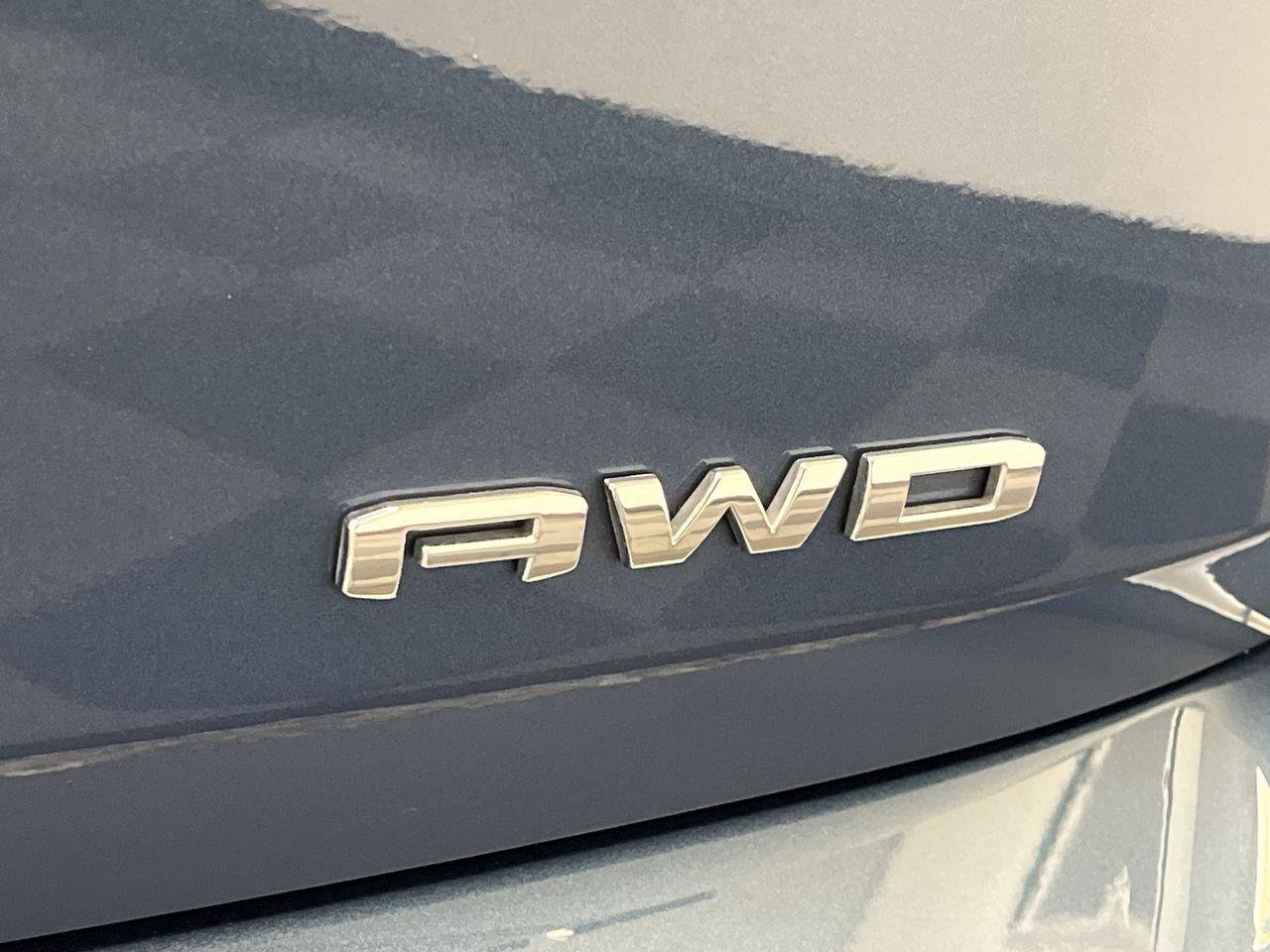 Certified 2024 GMC Terrain SLT AWD/4WD image 32