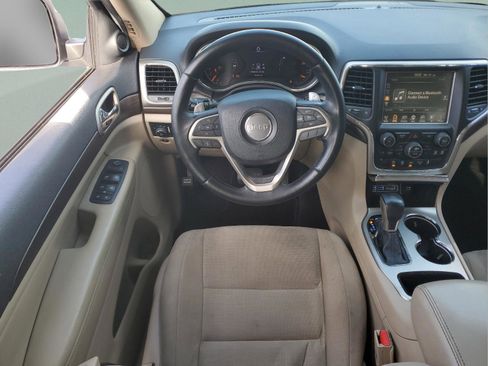 Used 2017 Jeep Grand Cherokee Laredo w/ Quick Order Package 23E image 12