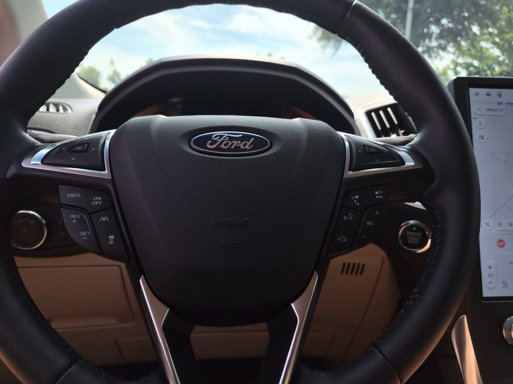 Used 2024 Ford Edge Titanium w/ Titanium Elite Package AWD/4WD image 31