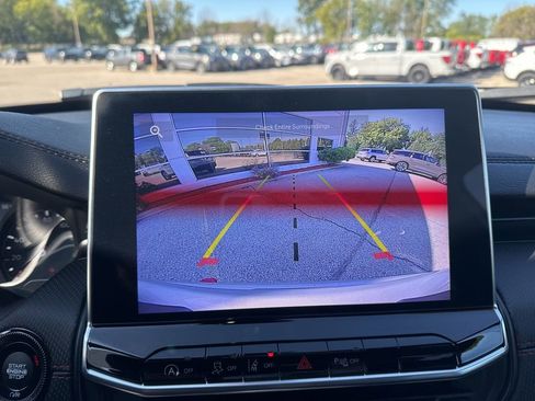 Used 2024 Jeep Compass Trailhawk image 15