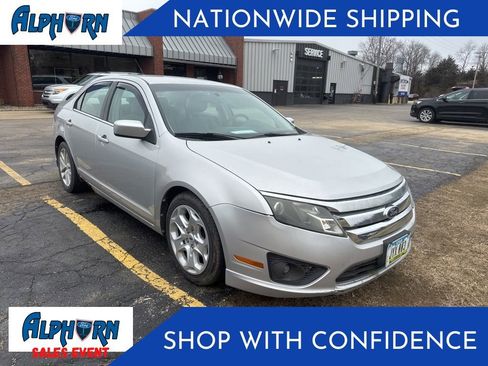 Used 2010 Ford Fusion SE image 1