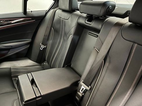 Used 2022 BMW M550i xDrive w/ Executive Package AWD/4WD image 11