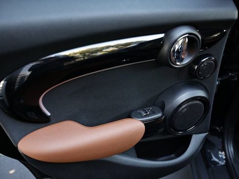 Used 2023 MINI Cooper S image 25