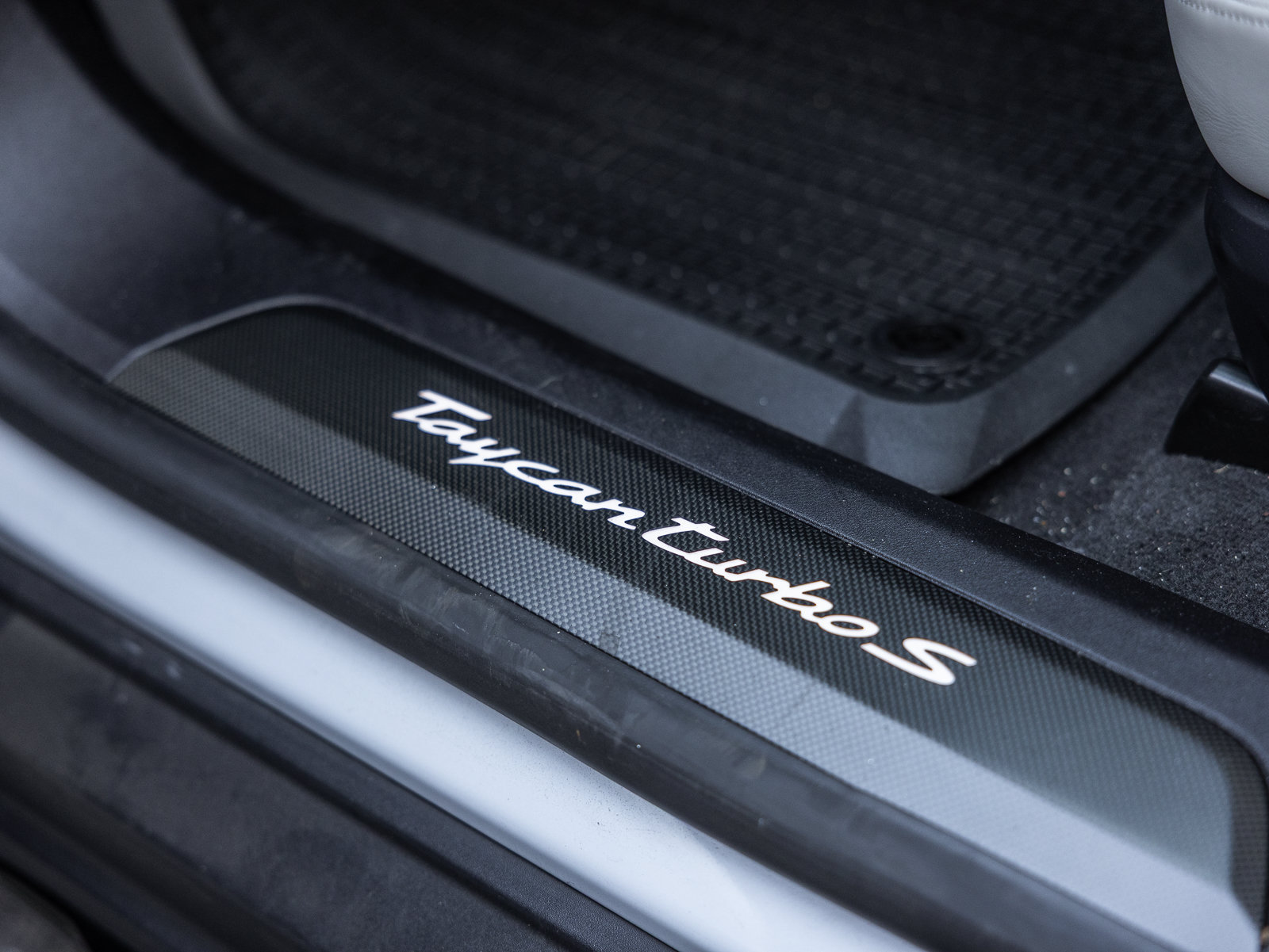 Certified 2024 Porsche Taycan Turbo S AWD/4WD image 24