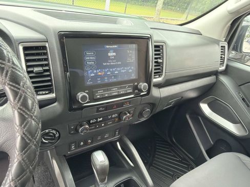 Used 2024 Nissan Frontier SV w/ SV Convenience Package AWD/4WD image 29