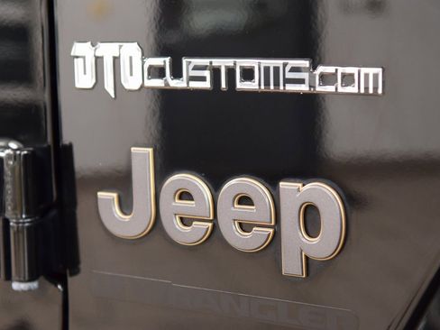 Used 2023 Jeep Wrangler Rubicon 392 w/ Xtreme Recon 35" Tire Package image 19