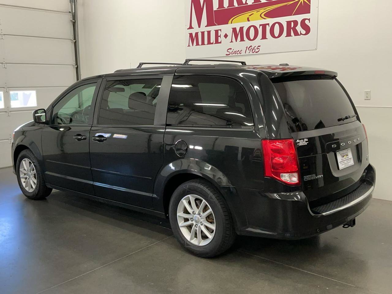 Used 2014 Dodge Grand Caravan SXT w/ Rear Park Assist Package FWD image 4