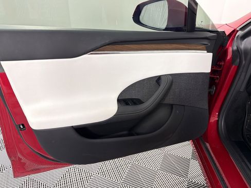 Used 2022 Tesla Model S image 14