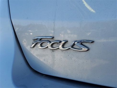 Used 2016 Ford Focus SE w/ Equipment Group 201A image 6