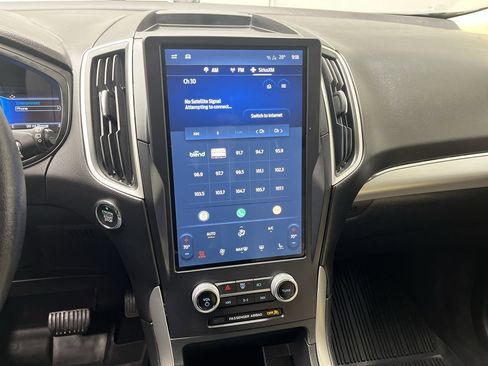 Used 2022 Ford Edge SEL w/ Convenience Package image 16