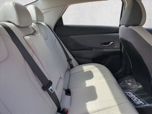 Used 2025 Hyundai Elantra Limited FWD image 20