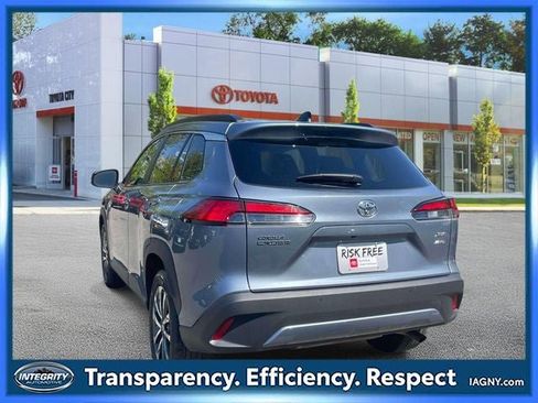 Used 2025 Toyota Corolla Cross XLE AWD/4WD image 7